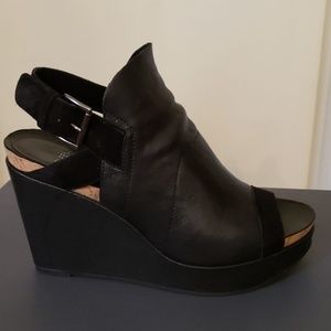 Eileen Fisher women's wedge.  Black Sz 8
